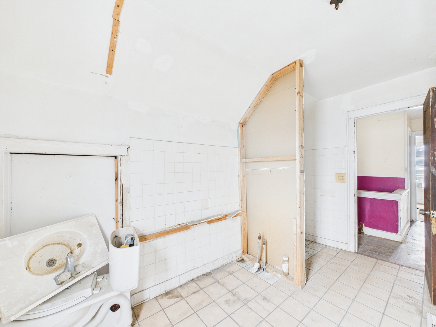 7144 South May Street Chicago IL 60621