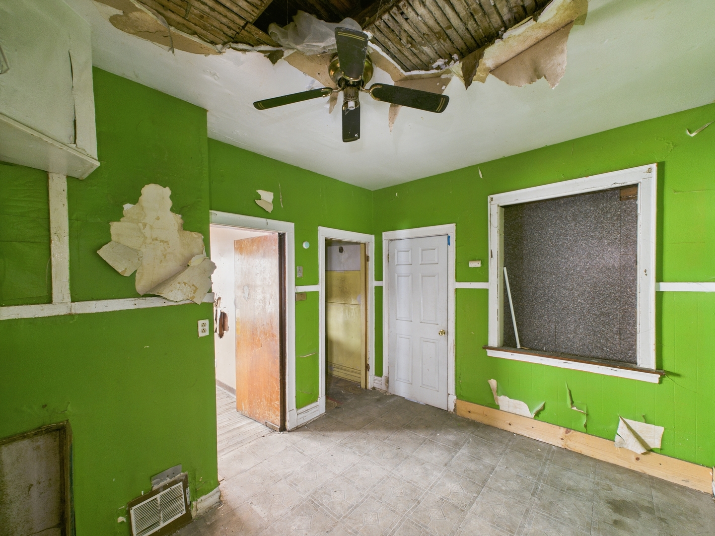 7144 South May Street Chicago IL 60621