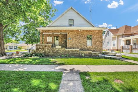 12 South Walnut Street Villa Grove IL 61956