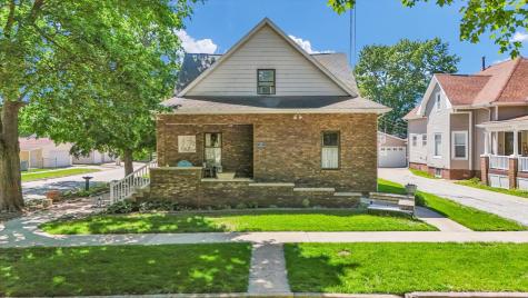 12 South Walnut Street Villa Grove IL 61956