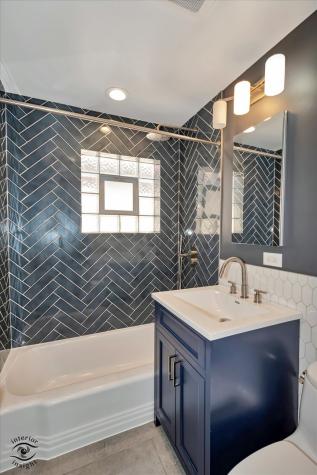 6219 West Montrose Avenue Chicago IL 60634