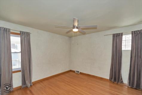6219 West Montrose Avenue Chicago IL 60634