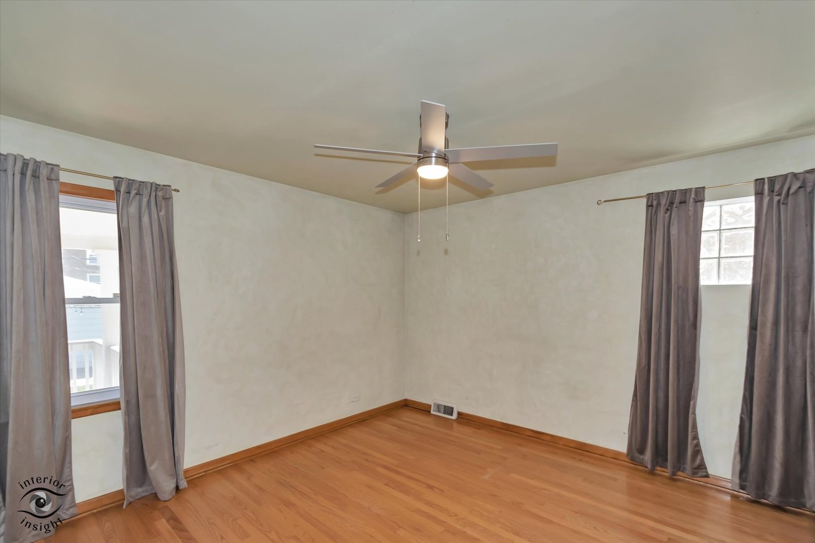 6219 West Montrose Avenue Chicago IL 60634