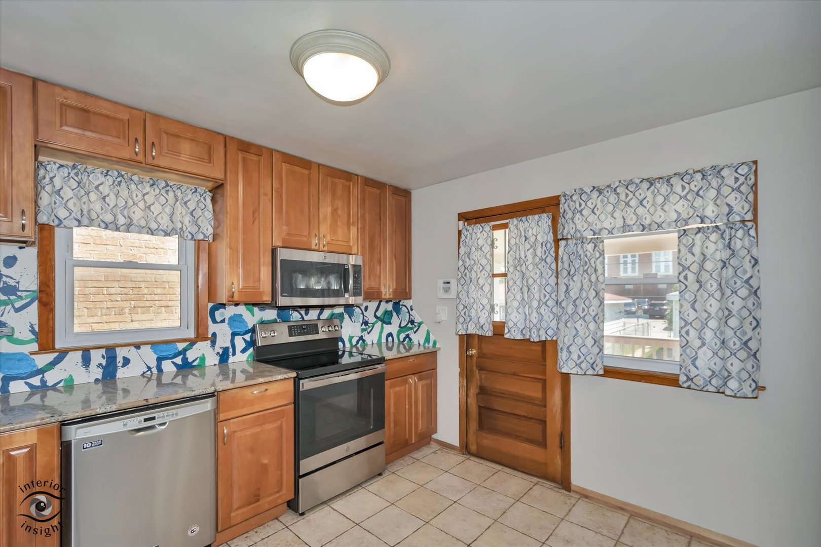 6219 West Montrose Avenue Chicago IL 60634