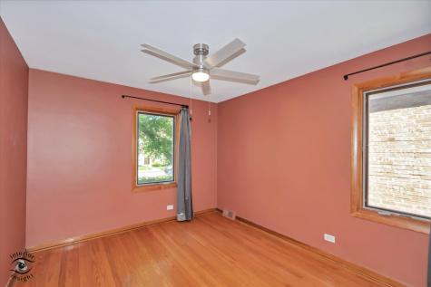 6219 West Montrose Avenue Chicago IL 60634