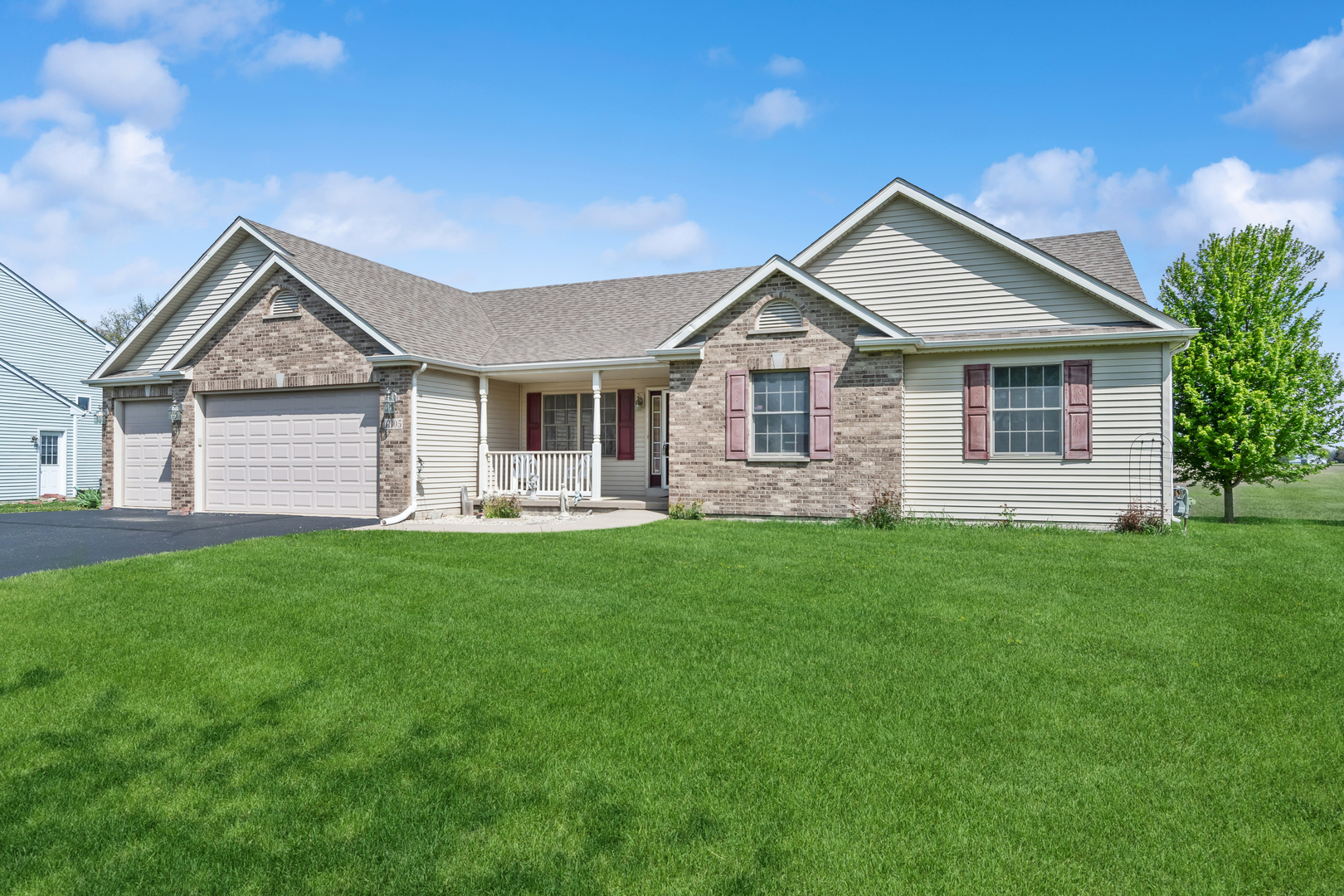 1305 W Northwind Drive Sandwich IL 60548