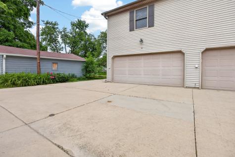 3 Ross Drive Bloomington IL 61701