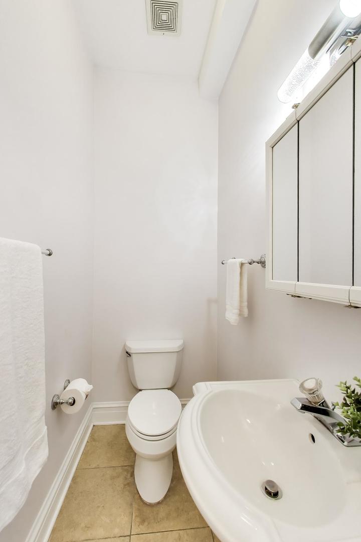2157 West Erie Street Chicago IL 60612