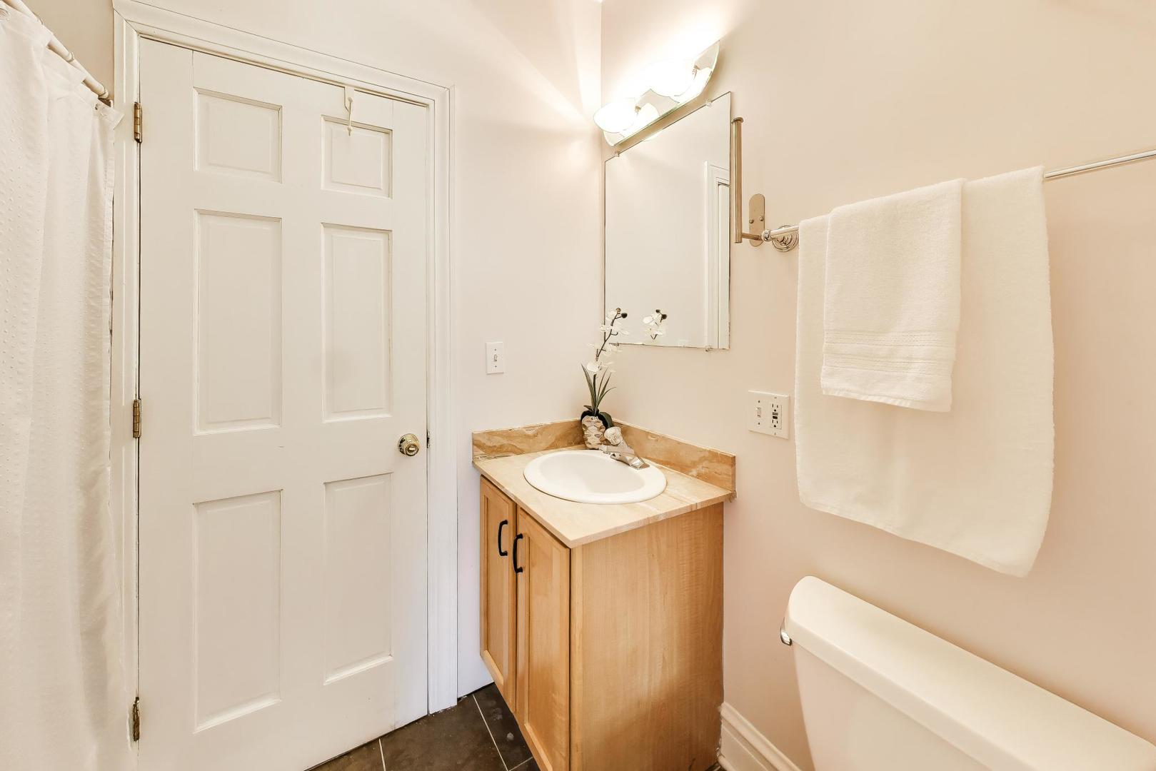 2157 West Erie Street Chicago IL 60612