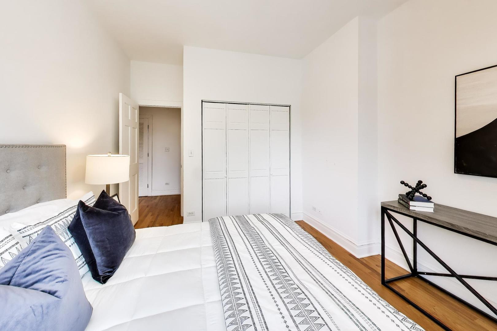 2157 West Erie Street Chicago IL 60612