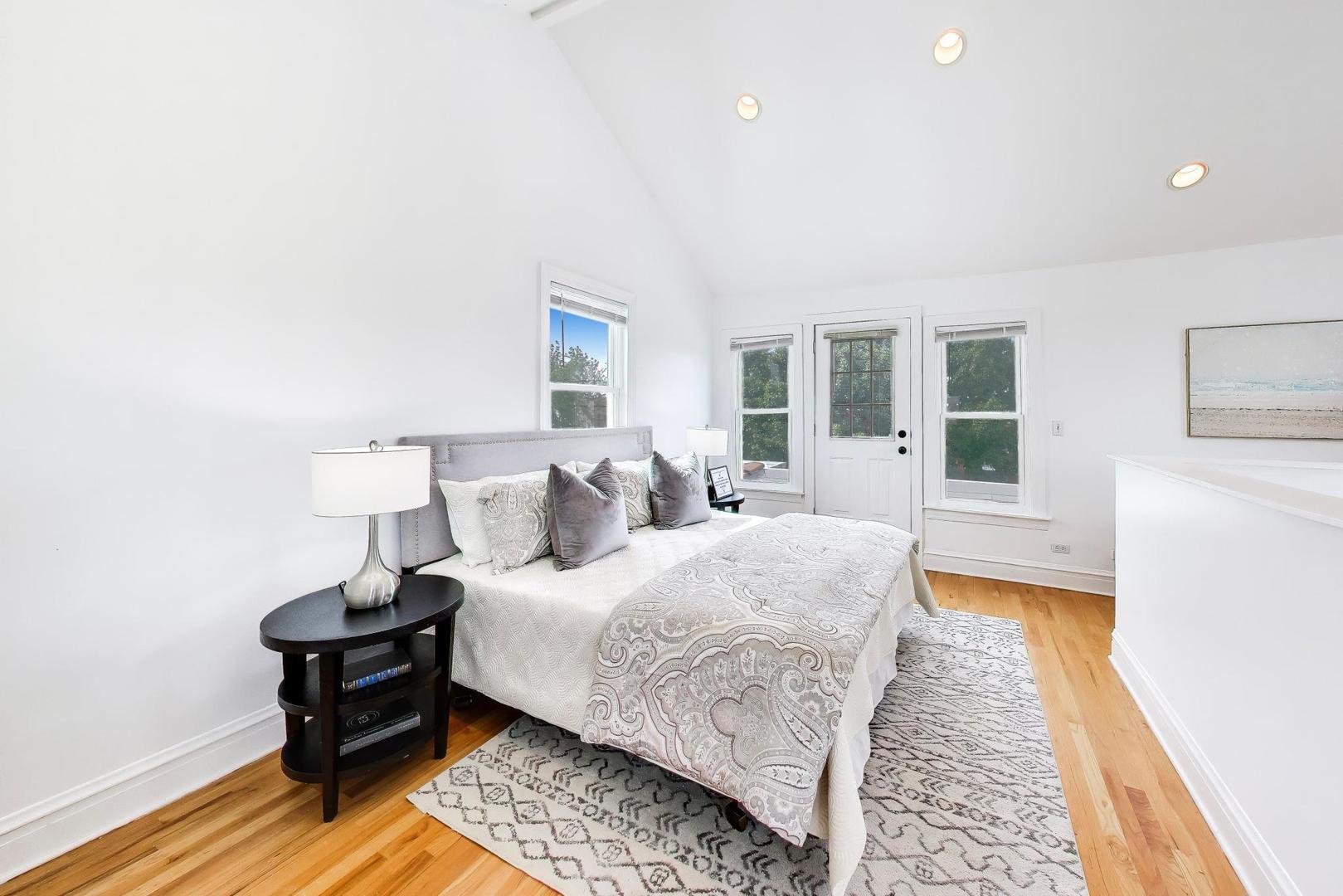 2157 West Erie Street Chicago IL 60612