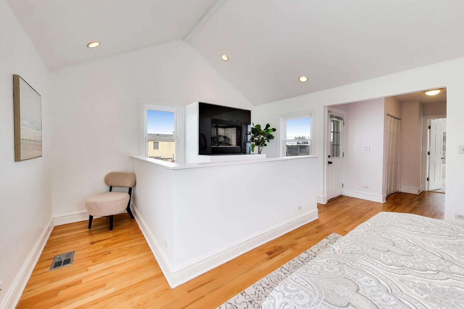 2157 West Erie Street Chicago IL 60612