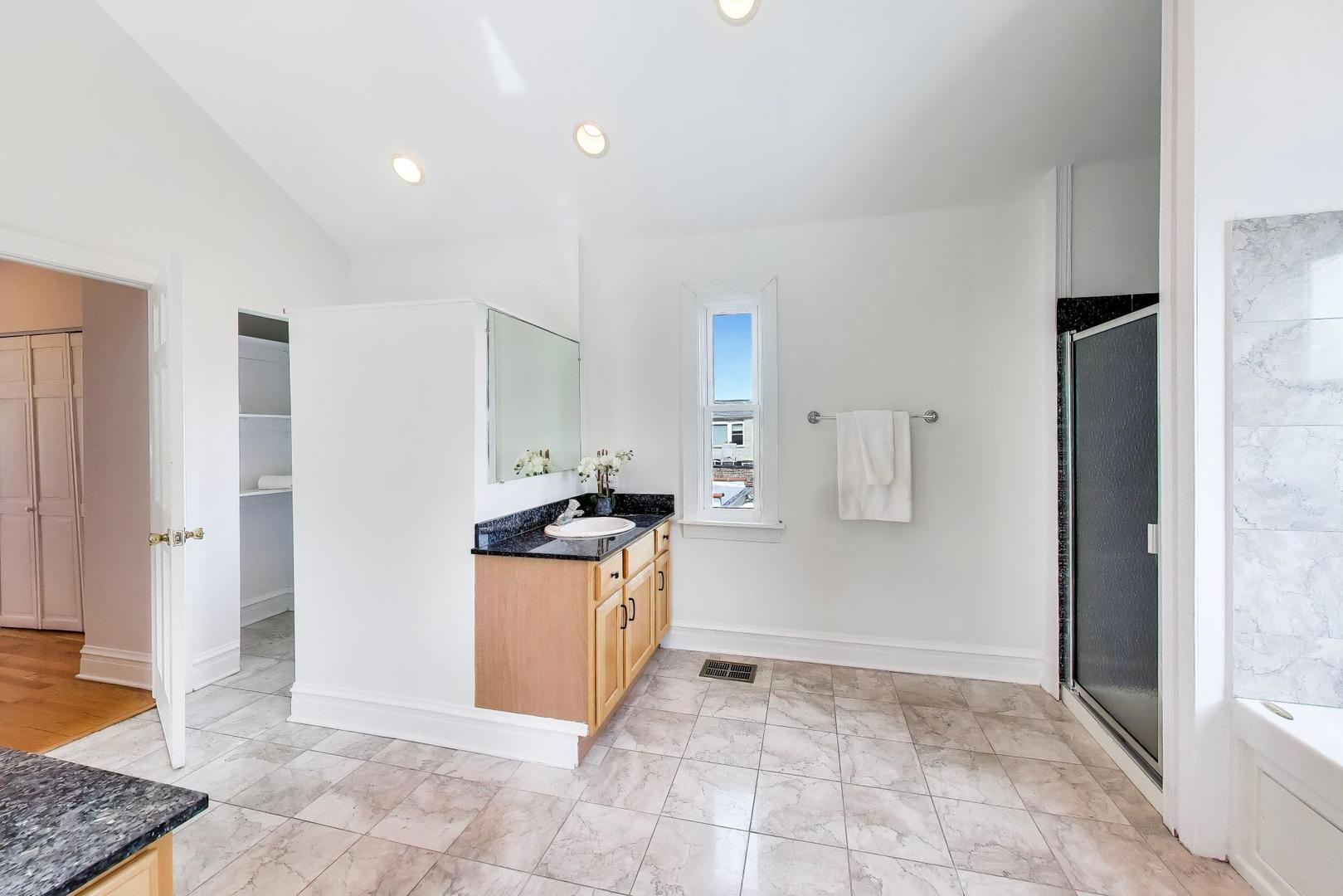 2157 West Erie Street Chicago IL 60612