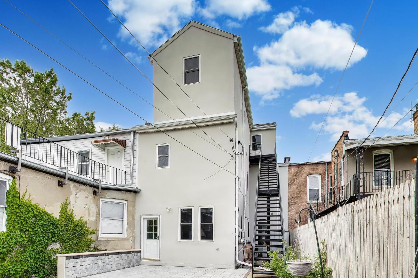 2157 West Erie Street Chicago IL 60612