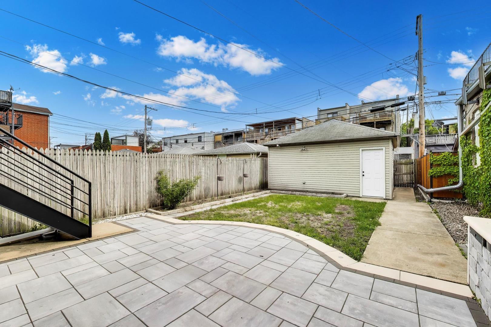 2157 West Erie Street Chicago IL 60612