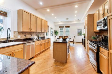 2157 West Erie Street Chicago IL 60612