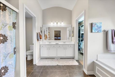 4020 Bunker Hill Drive Algonquin IL 60102