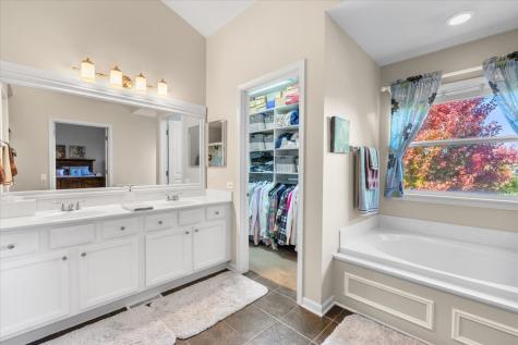 4020 Bunker Hill Drive Algonquin IL 60102