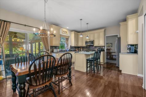 4020 Bunker Hill Drive Algonquin IL 60102