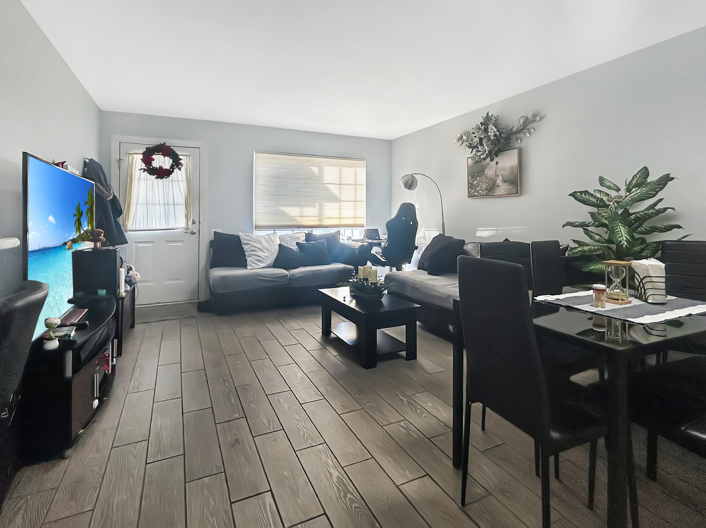 345 Gregory Street Aurora IL 60504