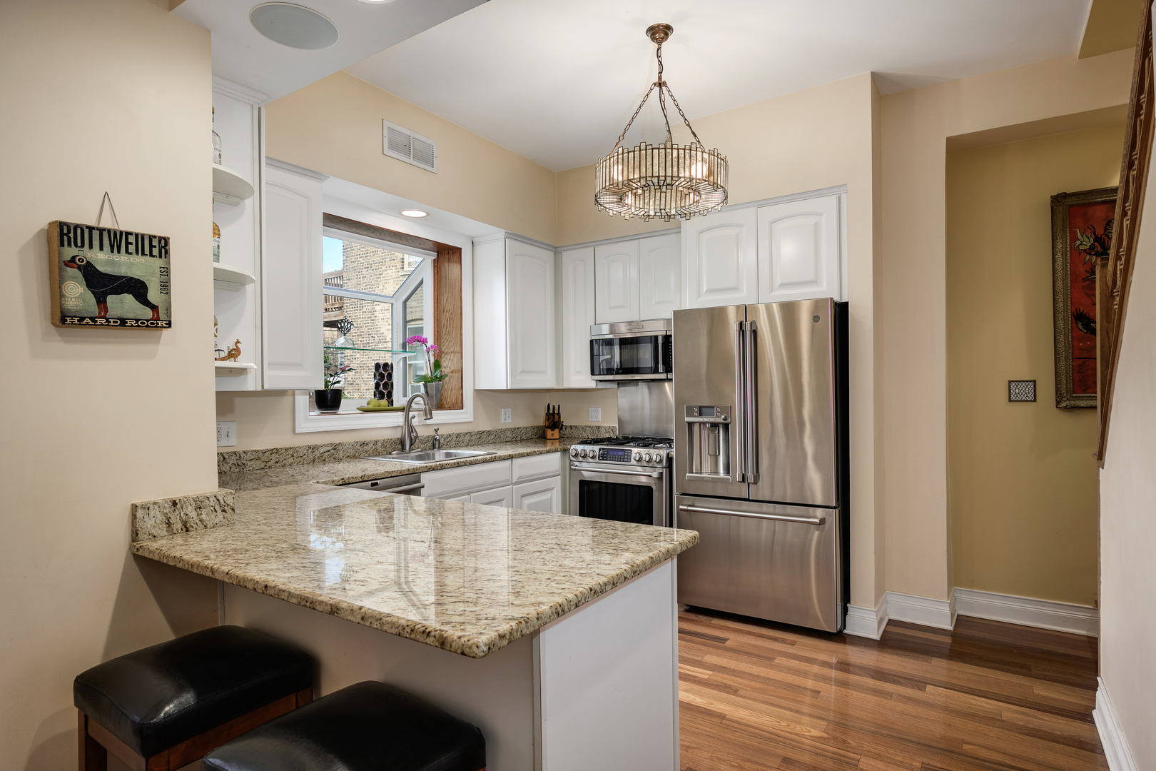 6316 North Magnolia Avenue Chicago IL 60660