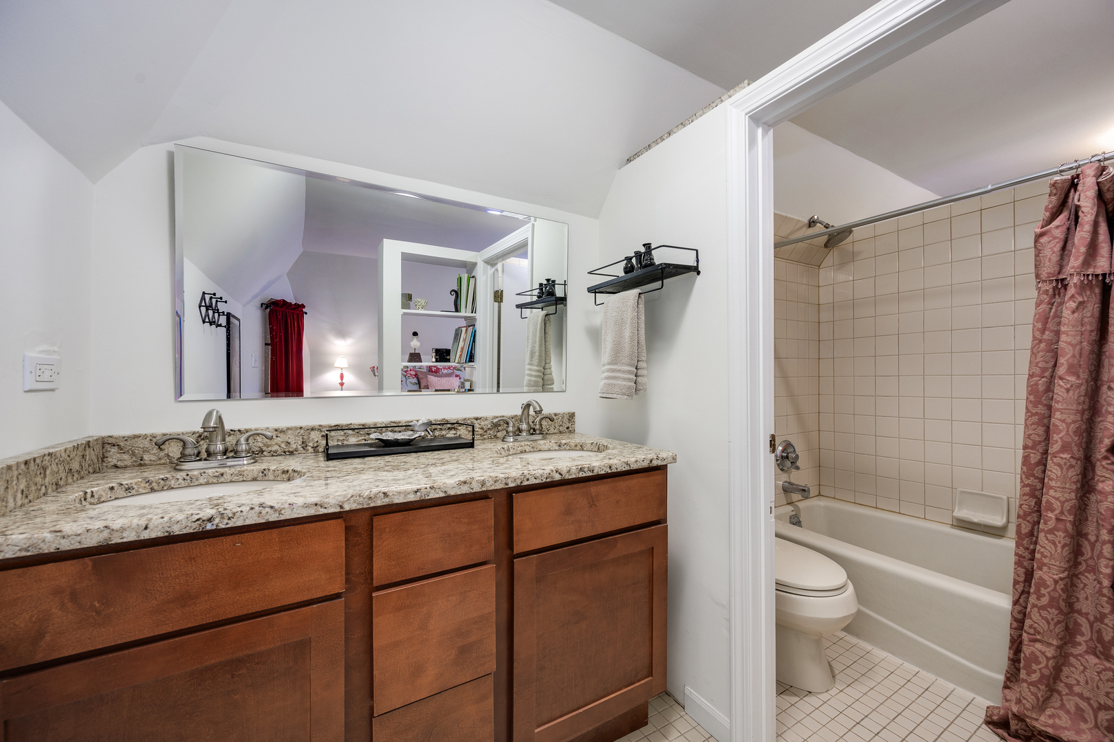 6316 North Magnolia Avenue Chicago IL 60660