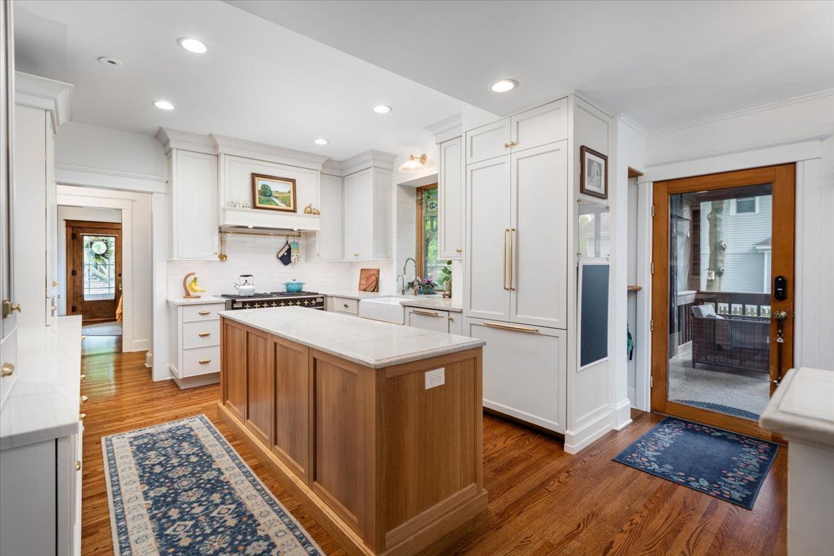 23 North Columbia Street Naperville IL 60540