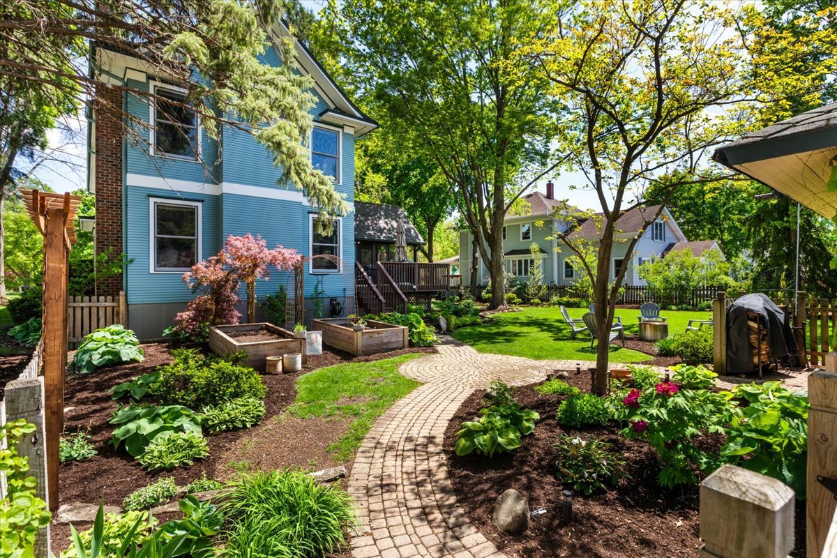 23 North Columbia Street Naperville IL 60540