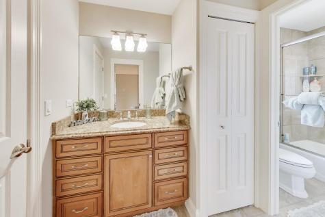 213 Justins Court Vernon Hills IL 60061
