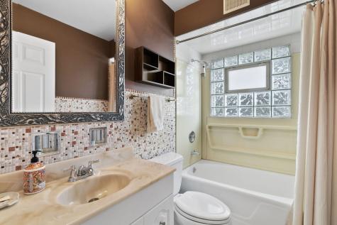 9212 South Komensky Avenue Oak Lawn IL 60453