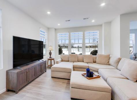 579 Watercress Drive Aurora IL 60504