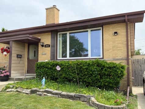 8945 North Lyons Street Des Plaines IL 60016