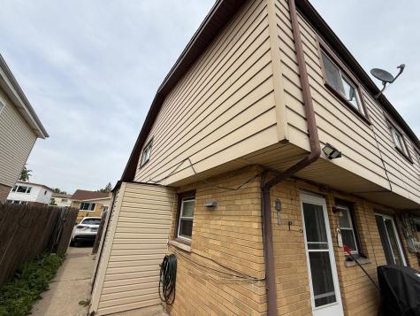 8945 North Lyons Street Des Plaines IL 60016