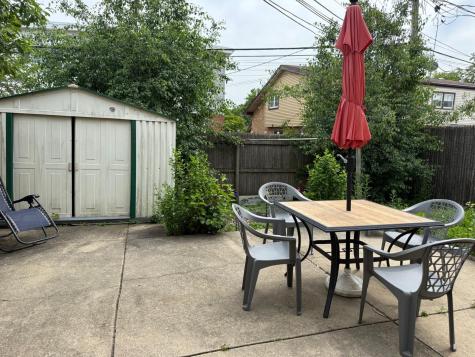 8945 North Lyons Street Des Plaines IL 60016
