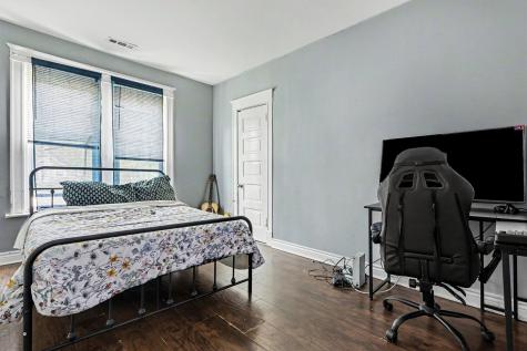 32 West 110th Place Chicago IL 60628
