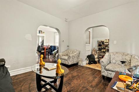 32 West 110th Place Chicago IL 60628