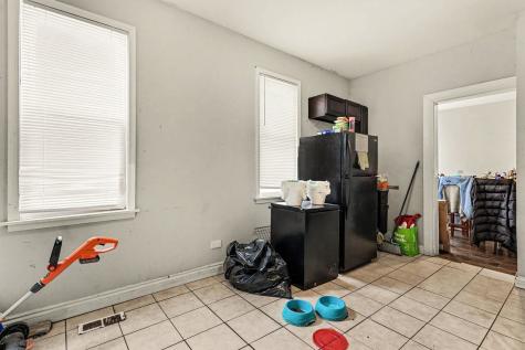 32 West 110th Place Chicago IL 60628
