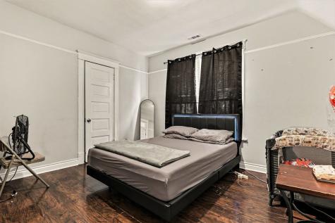 32 West 110th Place Chicago IL 60628