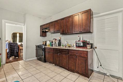 32 West 110th Place Chicago IL 60628