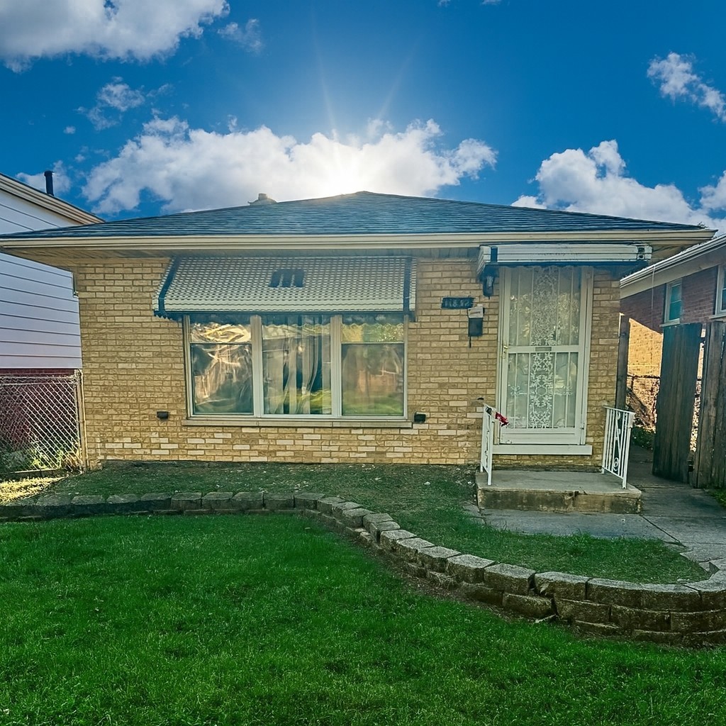 11832 South Bishop Street Chicago IL 60643