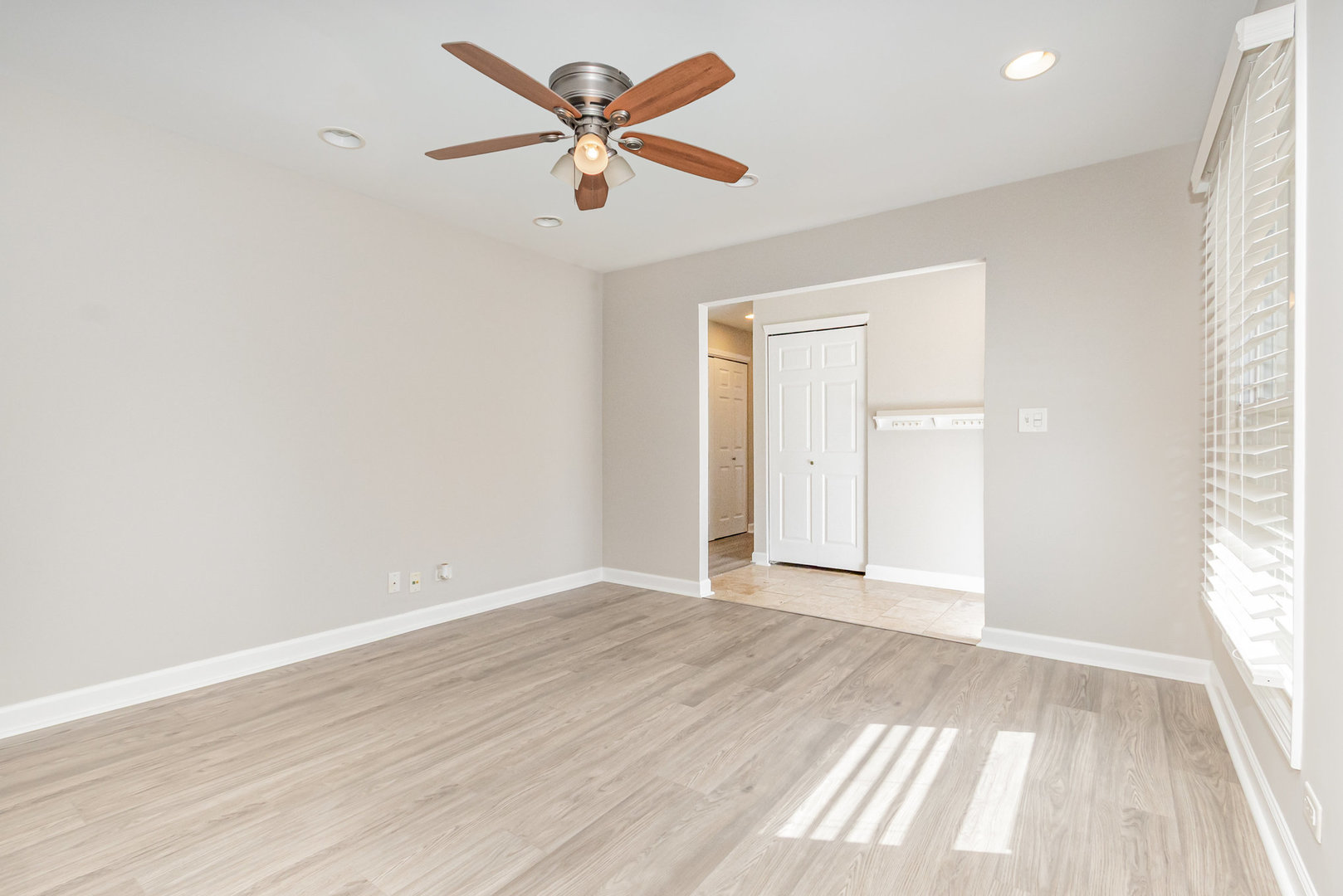 2476 Village Court Aurora IL 60504