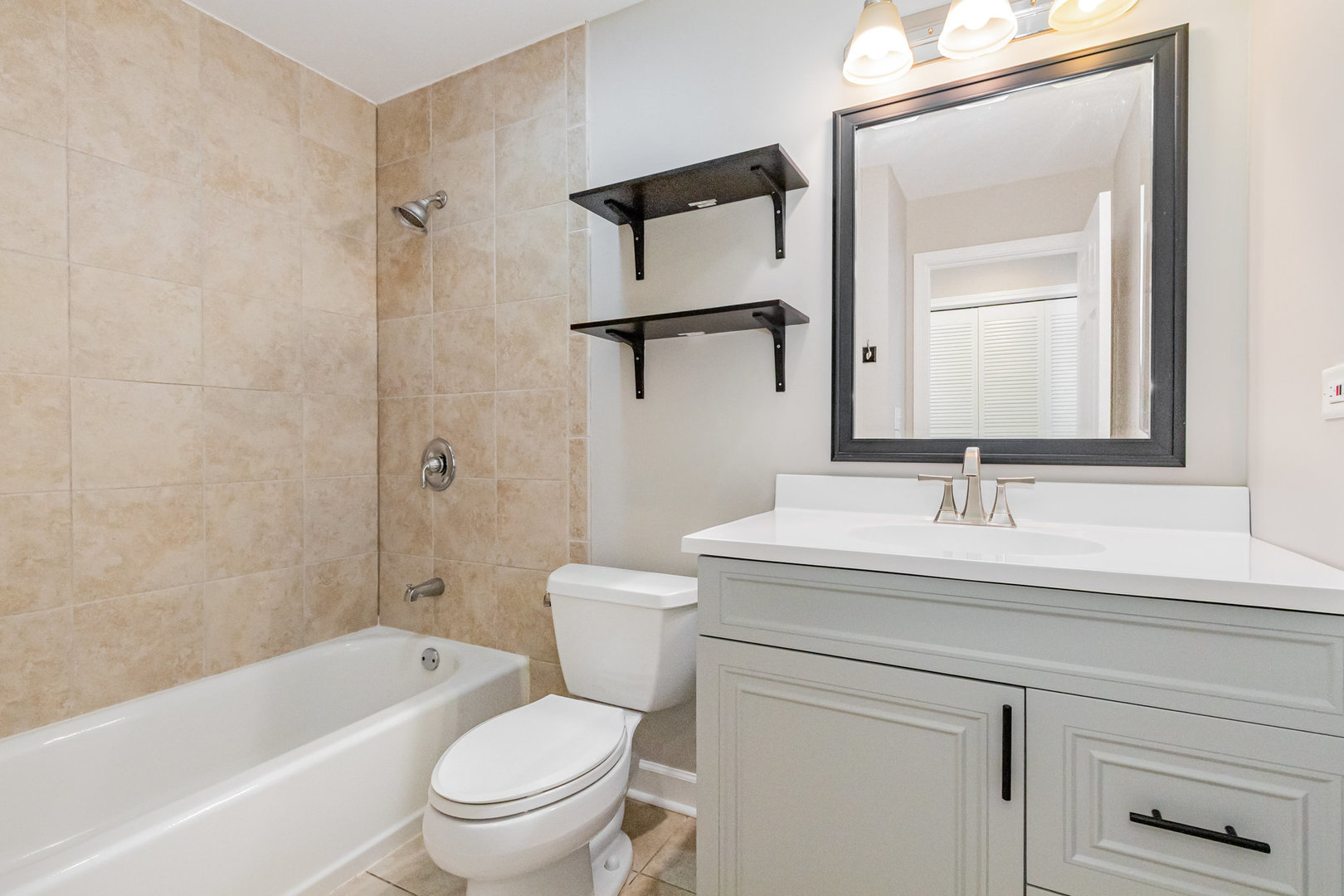 2476 Village Court Aurora IL 60504