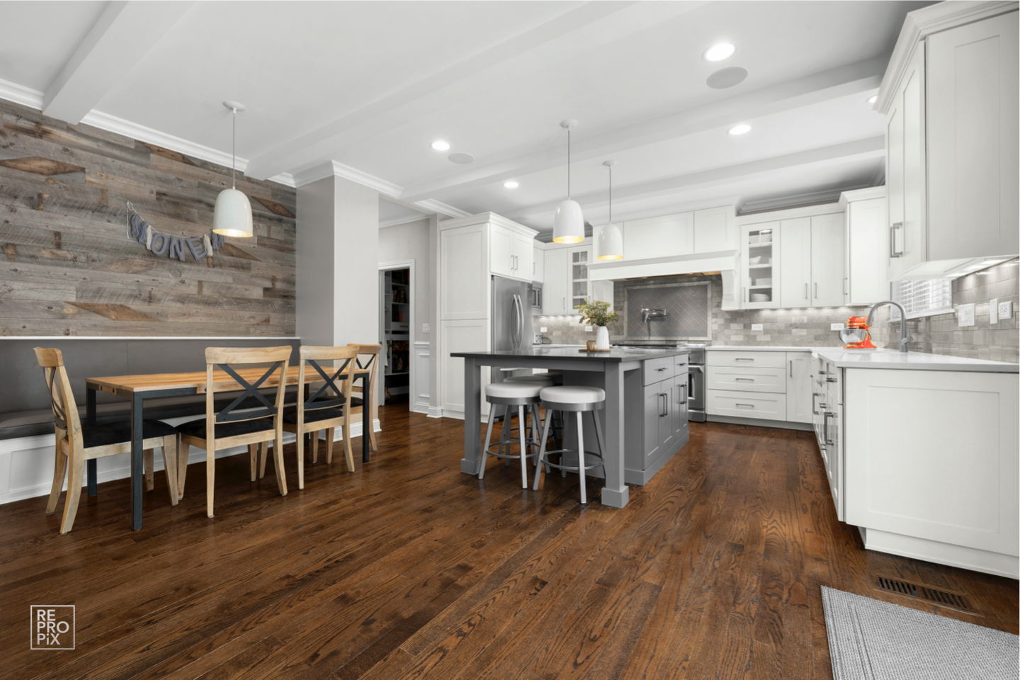 219 North Clinton Avenue Elmhurst IL 60126