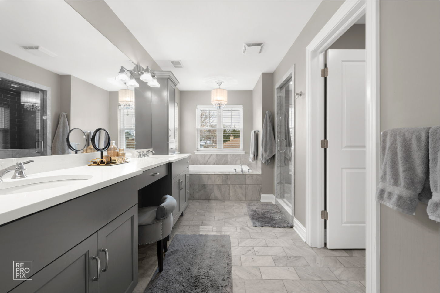 219 North Clinton Avenue Elmhurst IL 60126