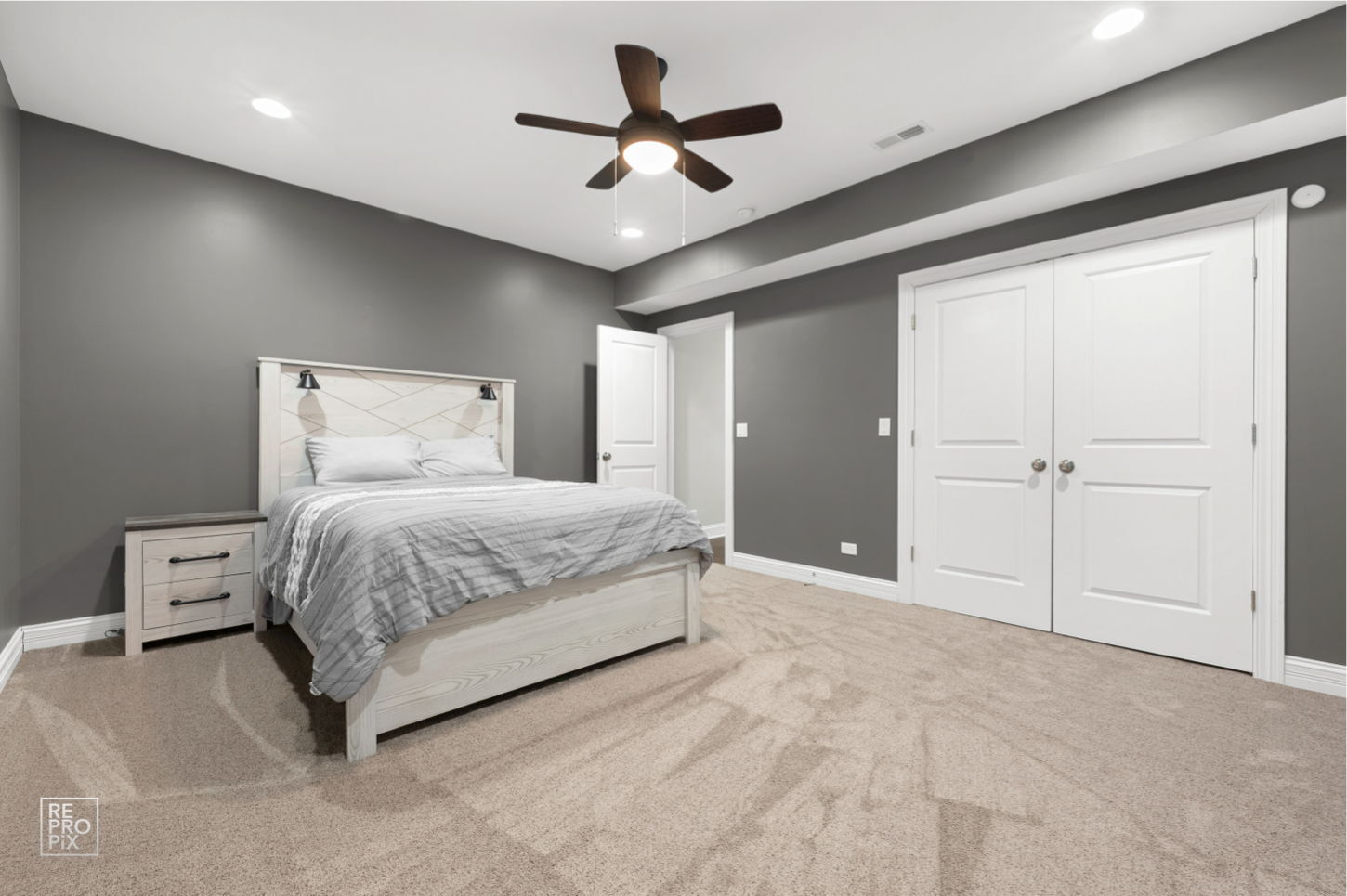 219 North Clinton Avenue Elmhurst IL 60126