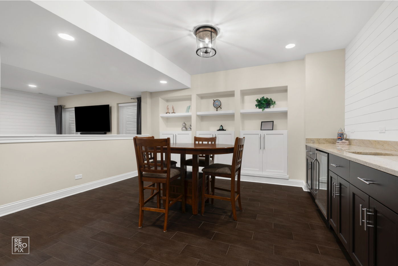 219 North Clinton Avenue Elmhurst IL 60126