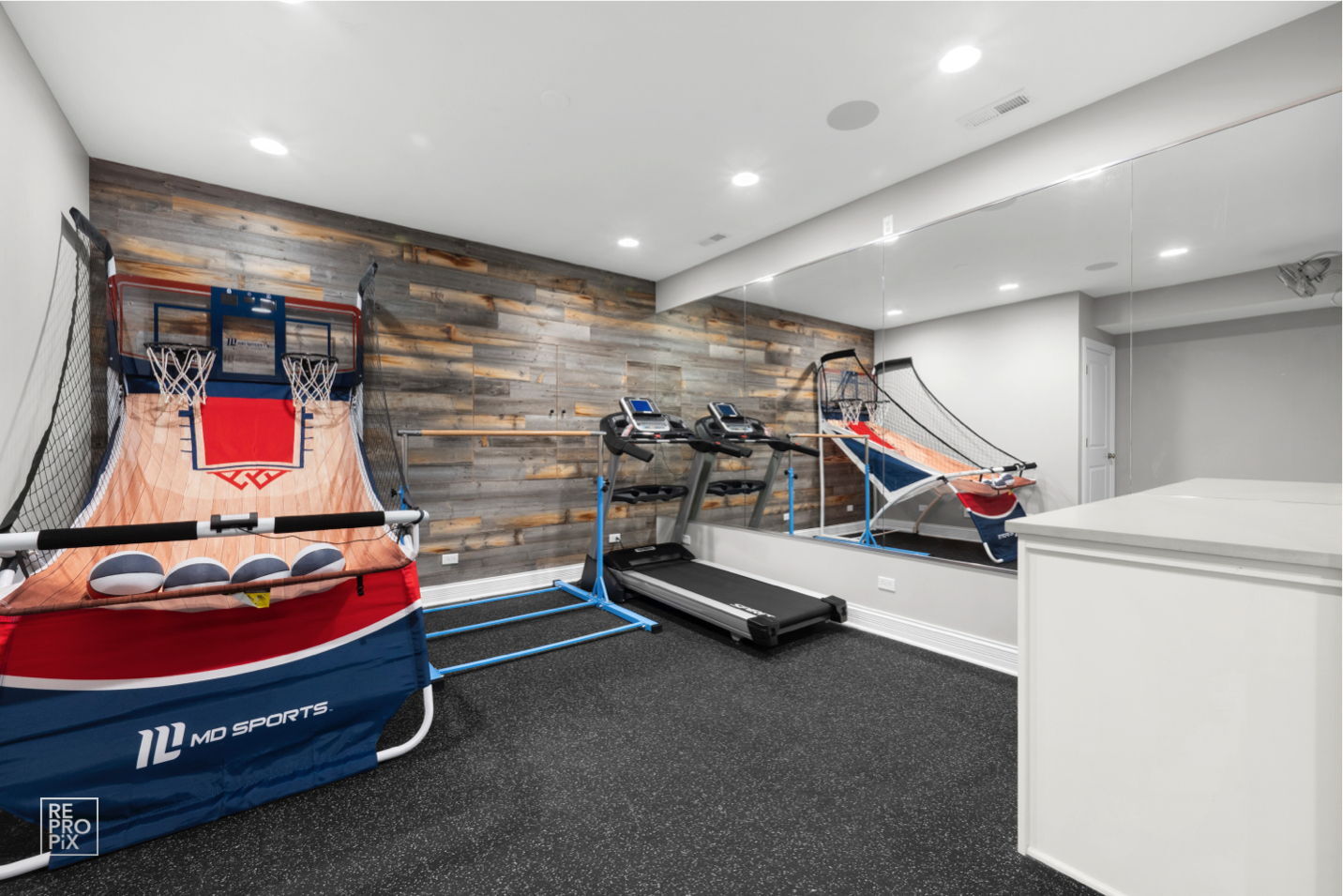 219 North Clinton Avenue Elmhurst IL 60126