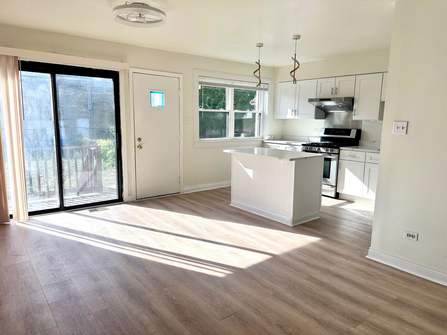 611 West 25th Place Chicago IL 60616