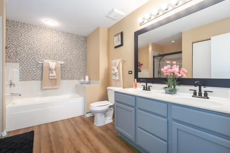 292 South Oak Creek Lane Romeoville IL 60446