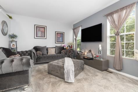 292 South Oak Creek Lane Romeoville IL 60446